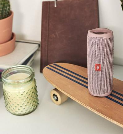 JBL Flip 5 Sand odolný bluetooth reproduktor 2