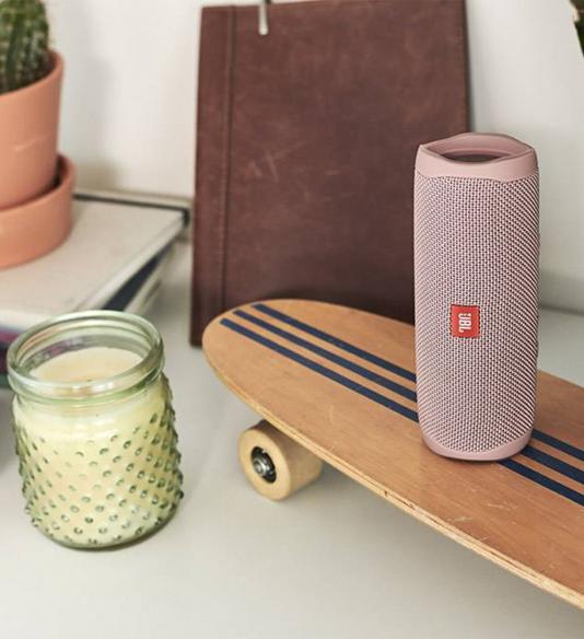 JBL Flip 5 White odolný bluetooth reproduktor