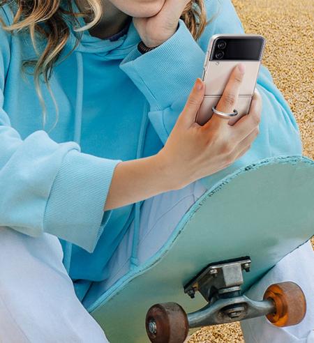 Samsung priehľadný kryt s držiakom na prst na Galaxy Z Flip4